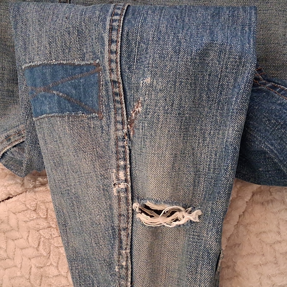 Classic Levis Thrashed Distressed Denim Jacket - Picture 8 of 15